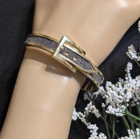 EXPRESS Gold Tone and Silvery Black Sparkly Buckle Bracelet NWT - Picture 1 of 10